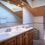Antigone - Ovo Network Chalet