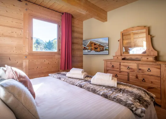 Antigone - Ovo Network Chalet *