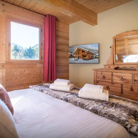 Antigone - Ovo Network Chalet *